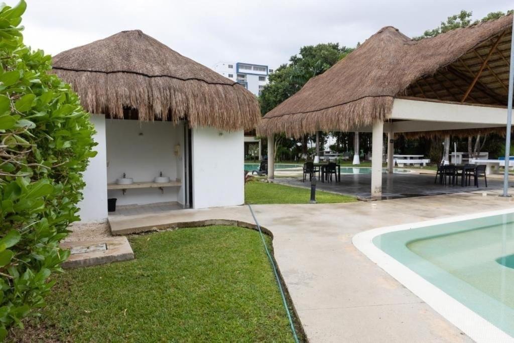 Exclusive Building 6 People 3 Cable Televisions 2 Swimming Pools Balcony, Villa Cancun Bagian luar foto