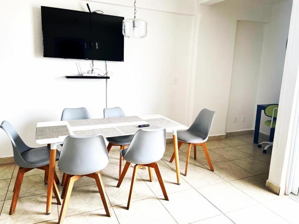Exclusive Building 6 People 3 Cable Televisions 2 Swimming Pools Balcony, Villa Cancun Bagian luar foto